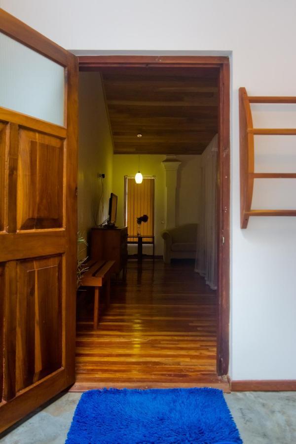 สวีท ซินนามอน Hotel แคนดี้ ภายนอก รูปภาพ